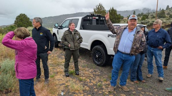 Wildlife Agency Leaders Visit Center of Wolf Conflicts 